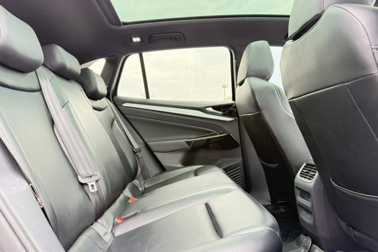 Used Volkswagen ID.4 CROZZ 2021 Long-Range PURE+ Two-Wheel Drive Version Interior 6