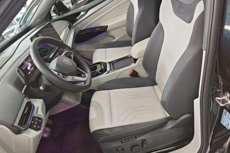 Used Volkswagen ID.4 CROZZ 2021 Long-Range PRO Two-Wheel Drive Version Left Front Seat