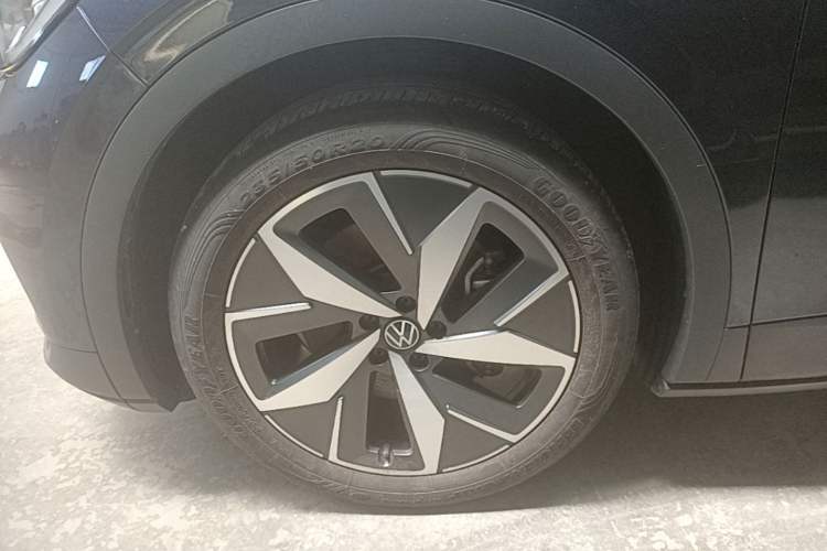 Used Volkswagen ID.4 CROZZ 2021 Long-Range Lite PRO Two-Wheel Drive Version Left Front Wheel Hub