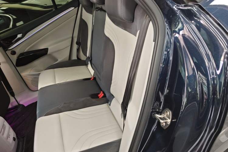 Used Volkswagen ID.4 CROZZ 2021 Long-Range PRO Two-Wheel Drive Version Left Rear Seat