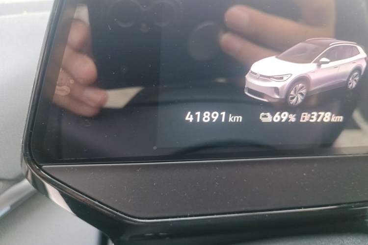 Used Volkswagen ID.4 CROZZ 2021 Long-Range PRO Two-Wheel Drive Version Odometer Close Up