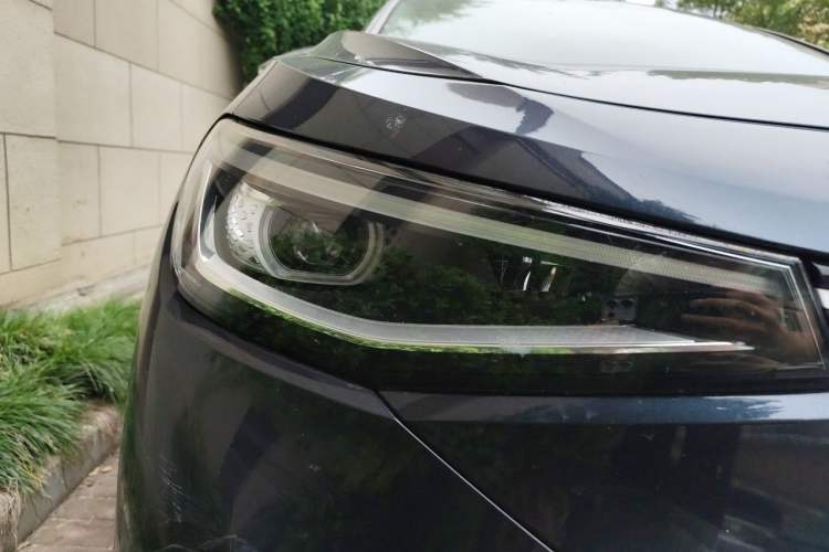 Used Volkswagen ID.4 CROZZ 2021 Long-Range PURE+ Two-Wheel Drive Version Right Front Headlight