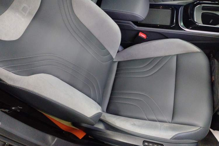 Used Volkswagen ID.4 CROZZ 2021 Long-Range Lite PRO Two-Wheel Drive Version Right Front Seat