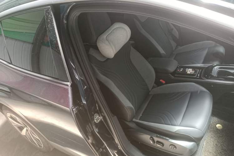 Used Volkswagen ID.4 CROZZ 2021 Long-Range Lite PRO Two-Wheel Drive Version Right Front Seat