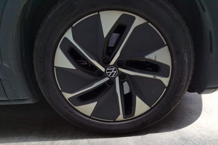 Used Volkswagen ID.4 CROZZ 2021 Standard Range PURE Two-Wheel Drive Version Right Front Wheel Hub