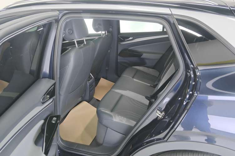 Used Volkswagen ID.4 CROZZ 2021 Long-Range Lite PRO Two-Wheel Drive Version Right Rear Seat