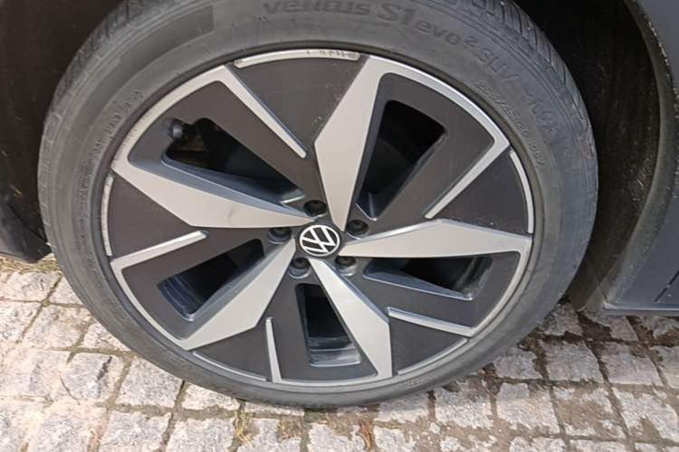 Used Volkswagen ID.4 CROZZ 2021 Long-Range PRO Two-Wheel Drive Version Right Rear Wheel Hub