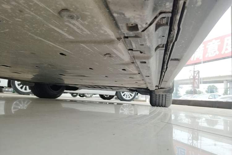 Used Volkswagen ID.4 CROZZ 2021 Long-Range PRO Two-Wheel Drive Version Right Side Sill