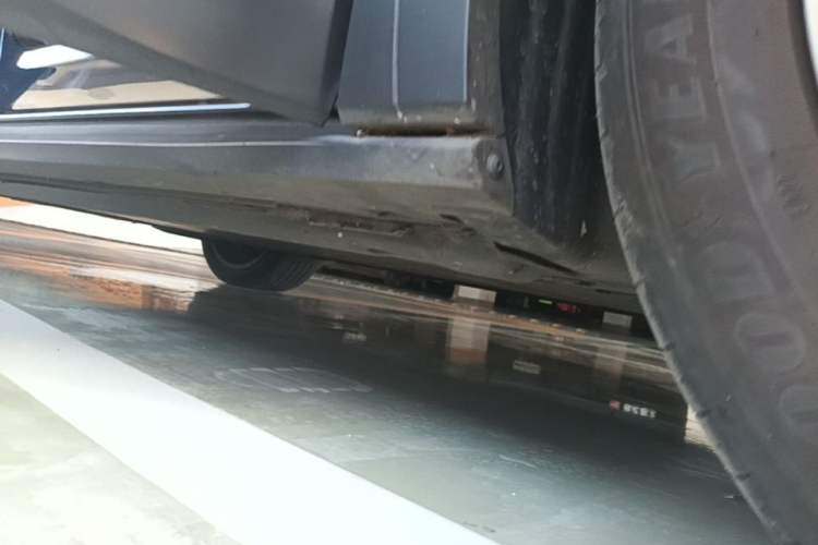 Used Volkswagen ID.4 CROZZ 2021 Long-Range PURE+ Two-Wheel Drive Version Right Side Sill