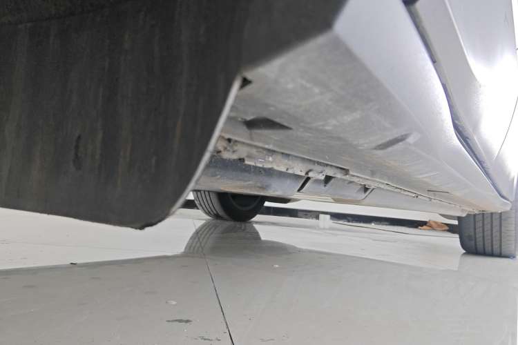 Used Volkswagen ID.4 CROZZ 2021 Long-Range Lite PRO Two-Wheel Drive Version Right Side Sill