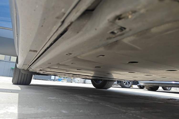 Used Volkswagen ID.4 CROZZ 2021 Standard Range PURE Two-Wheel Drive Version Right Side Sill