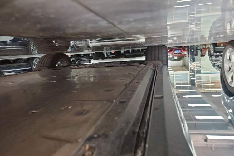 Used Volkswagen ID.4 CROZZ 2021 Long-Range PRO Two-Wheel Drive Version Right Side Sill