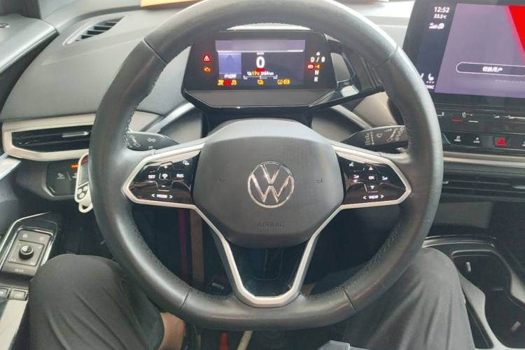 Used Volkswagen ID.4 CROZZ 2021 Long-Range PRO Two-Wheel Drive Version Steering Wheel