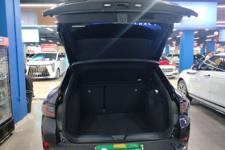 Used Volkswagen ID.4 CROZZ 2021 Long-Range Lite PRO Two-Wheel Drive Version Trunk