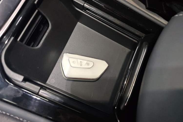 Used Volkswagen ID.4 CROZZ 2021 Long-Range Lite PRO Two-Wheel Drive Version Vehicle Key