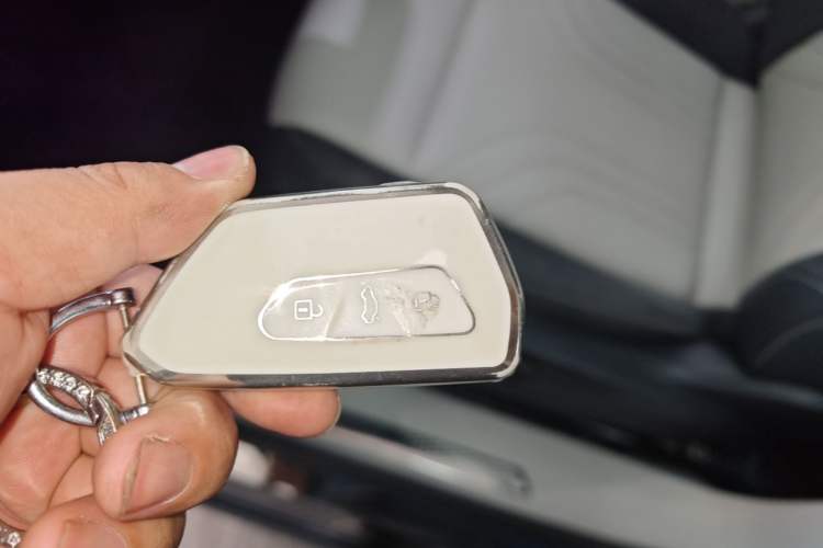 Used Volkswagen ID.4 CROZZ 2021 Long-Range PRO Two-Wheel Drive Version Vehicle Key
