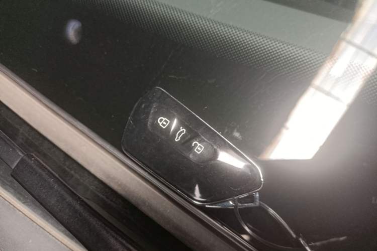 Used Volkswagen ID.4 CROZZ 2021 Long-Range Lite PRO Two-Wheel Drive Version Vehicle Key