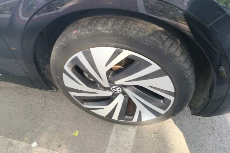 Used Volkswagen ID.4 CROZZ 2021 High-Performance PRIME Four-Wheel Drive Version Right Front Wheel Hub