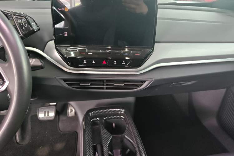 Used Volkswagen ID.4 CROZZ 2021 Long-Range PRO Two-Wheel Drive Version Audio And AC Panel