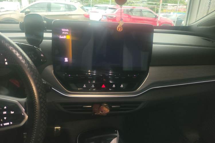 Used Volkswagen ID.4 CROZZ 2021 Long-Range PURE+ Two-Wheel Drive Version Audio And AC Panel