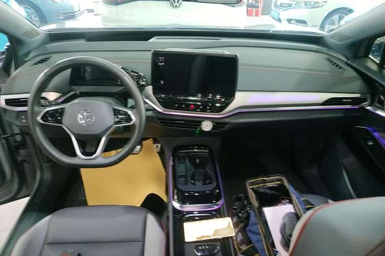 Used Volkswagen ID.4 CROZZ 2021 High-Performance PRIME Early-Bird Edition Center Console