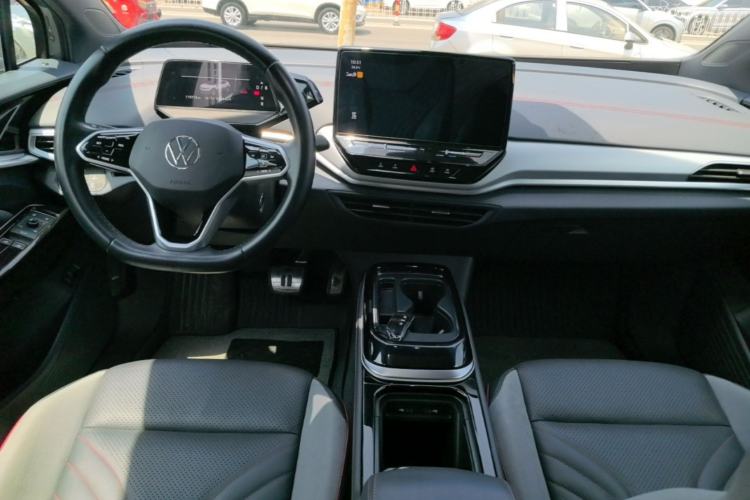 Used Volkswagen ID.4 CROZZ 2021 High-Performance PRIME Early-Bird Edition Center Console