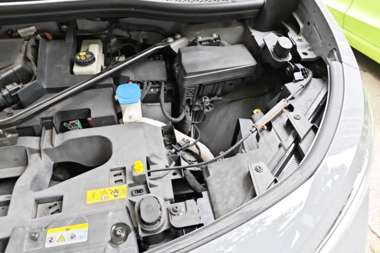 Used Volkswagen ID.4 CROZZ 2021 Long-Range PRO Two-Wheel Drive Version Engine Bay Left