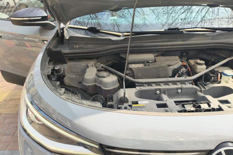 Used Volkswagen ID.4 CROZZ 2021 Long-Range PRO Two-Wheel Drive Version Engine Bay Right