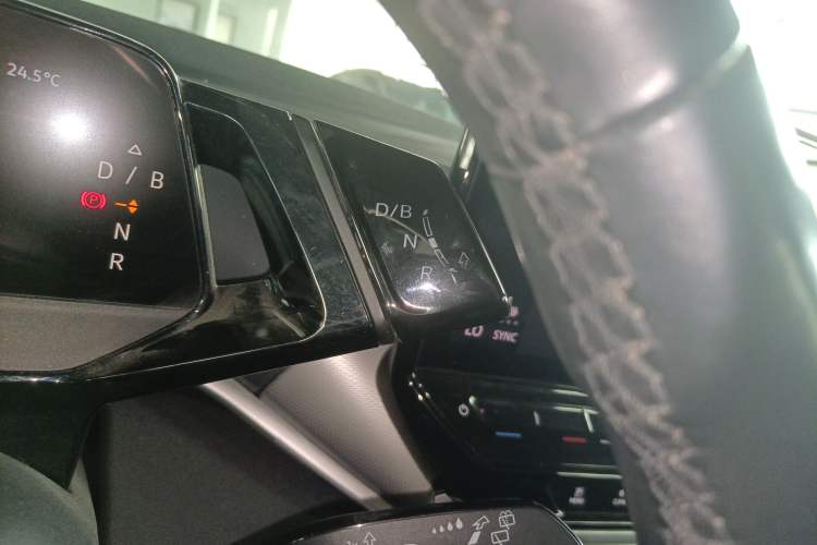 Used Volkswagen ID.4 CROZZ 2021 High-Performance PRIME Early-Bird Edition Gear Lever
