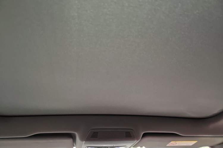 Used Volkswagen ID.4 CROZZ 2021 Long-Range Lite PRO Two-Wheel Drive Version Headliner