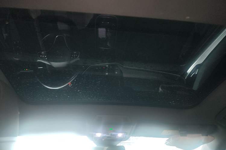Used Volkswagen ID.4 CROZZ 2021 Long-Range PURE+ Two-Wheel Drive Version Headliner