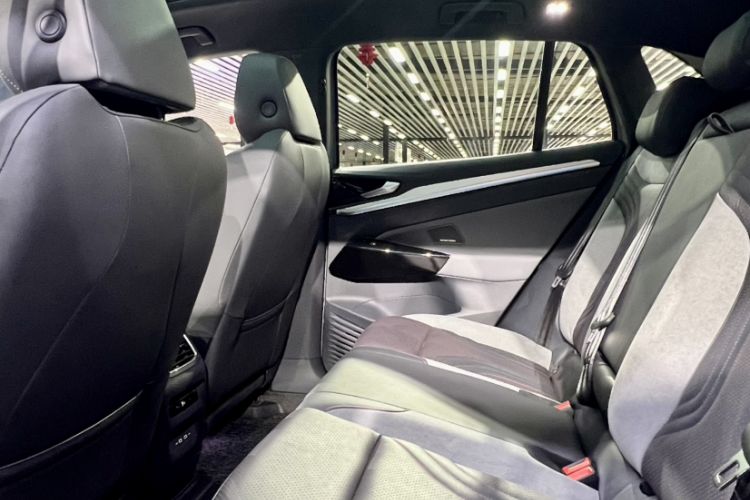 Used Volkswagen ID.4 CROZZ 2021 High-Performance PRIME Four-Wheel Drive Version Interior 1