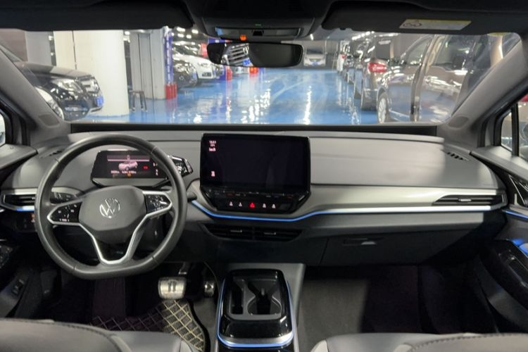 Used Volkswagen ID.4 CROZZ 2021 Long-Range PRO Two-Wheel Drive Version Interior 2