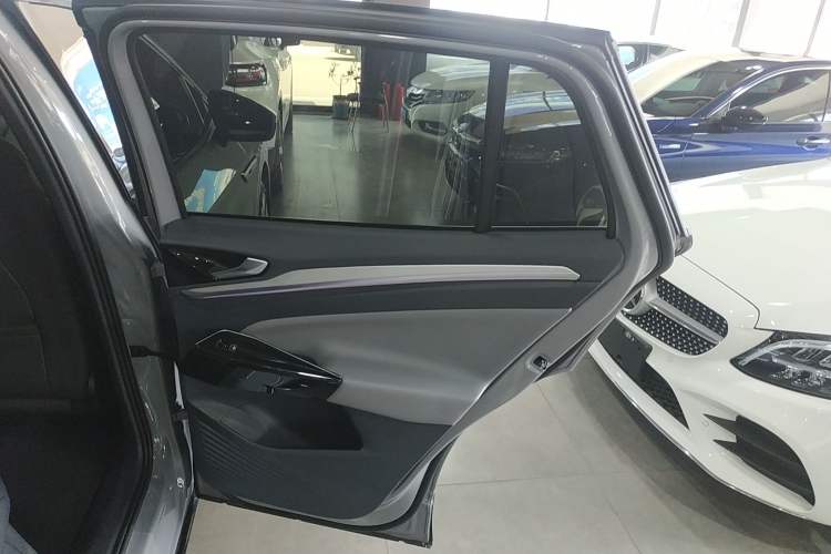 Used Volkswagen ID.4 CROZZ 2021 High-Performance PRIME Early-Bird Edition Interior 3