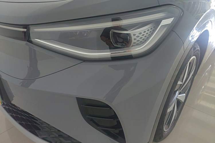 Used Volkswagen ID.4 CROZZ 2021 Long-Range PRO Two-Wheel Drive Version Left Front Headlight