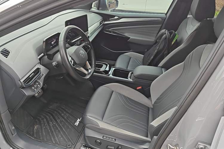 Used Volkswagen ID.4 CROZZ 2021 Long-Range Lite PRO Two-Wheel Drive Version Left Front Seat