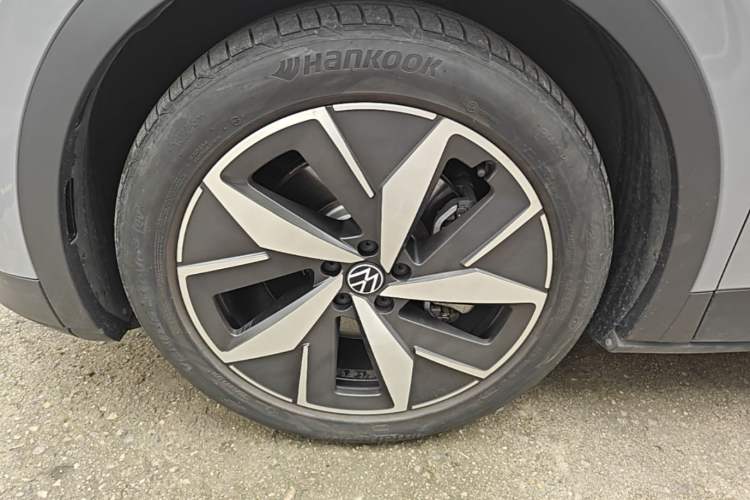Used Volkswagen ID.4 CROZZ 2021 Long-Range Lite PRO Two-Wheel Drive Version Left Front Wheel Hub