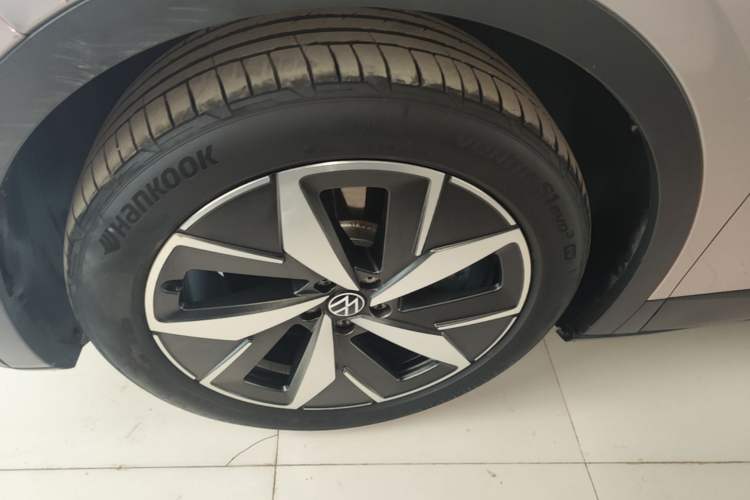 Used Volkswagen ID.4 CROZZ 2021 Long-Range Lite PRO Two-Wheel Drive Version Left Front Wheel Hub