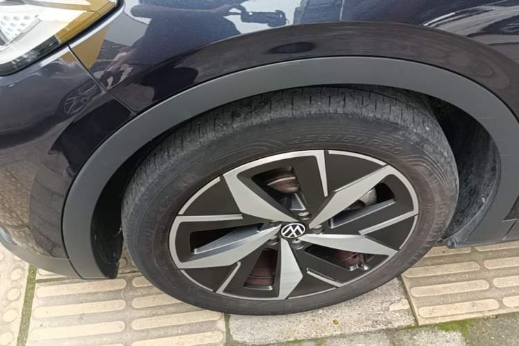 Used Volkswagen ID.4 CROZZ 2021 Long-Range PRO Two-Wheel Drive Version Left Front Wheel Hub
