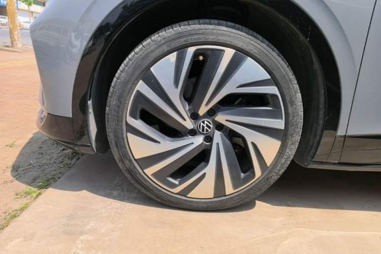 Used Volkswagen ID.4 CROZZ 2021 High-Performance PRIME Early-Bird Edition Left Front Wheel Hub