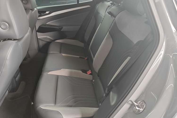 Used Volkswagen ID.4 CROZZ 2021 Long-Range PRO Two-Wheel Drive Version Left Rear Seat