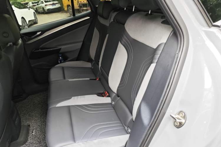Used Volkswagen ID.4 CROZZ 2021 Long-Range PRO Two-Wheel Drive Version Left Rear Seat
