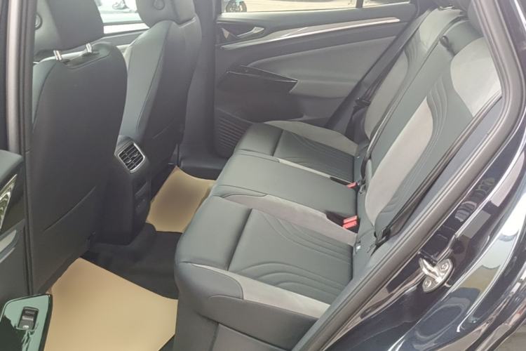 Used Volkswagen ID.4 CROZZ 2021 Long-Range PRO Two-Wheel Drive Version Left Rear Seat