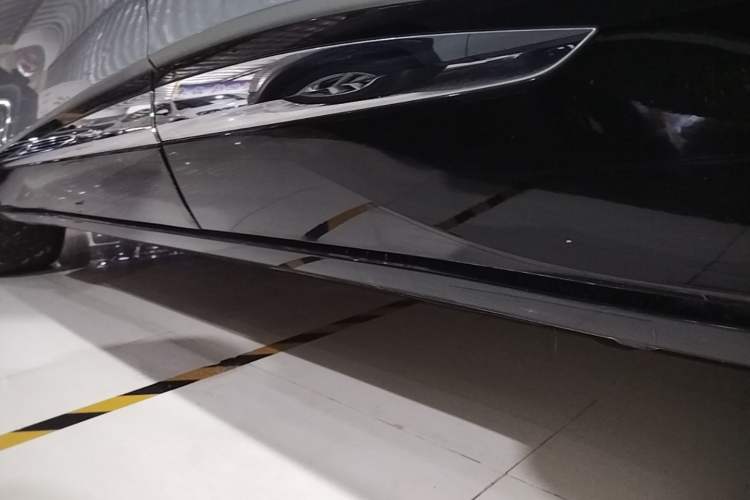 Used Volkswagen ID.4 CROZZ 2021 Long-Range PRO Two-Wheel Drive Version Left Side Sill