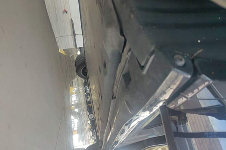 Used Volkswagen ID.4 CROZZ 2021 Long-Range PRO Two-Wheel Drive Version Left Side Sill