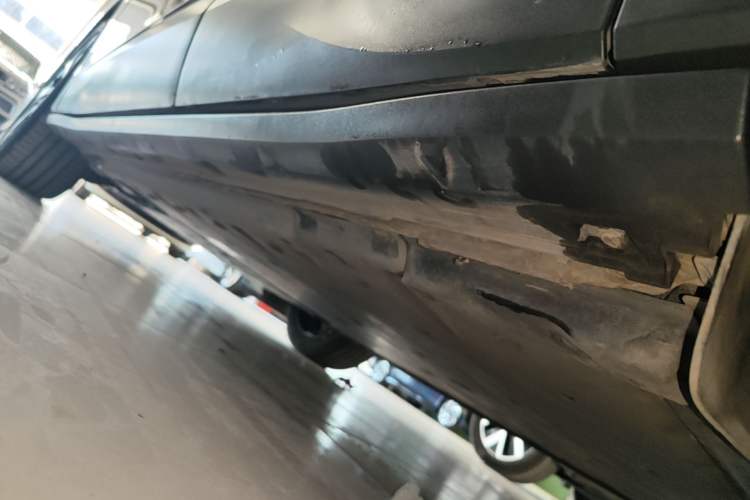 Used Volkswagen ID.4 CROZZ 2021 Long-Range Lite PRO Two-Wheel Drive Version Left Side Sill