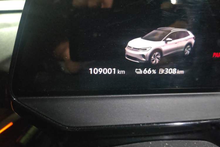 Used Volkswagen ID.4 CROZZ 2021 Long-Range PRO Two-Wheel Drive Version Odometer Close Up