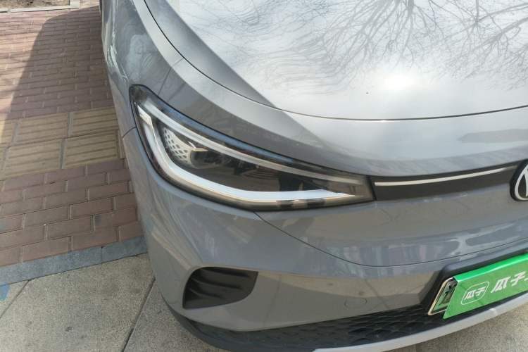 Used Volkswagen ID.4 CROZZ 2021 Long-Range PRO Two-Wheel Drive Version Right Front Headlight