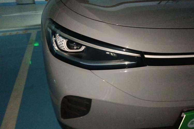Used Volkswagen ID.4 CROZZ 2021 Long-Range PURE+ Two-Wheel Drive Version Right Front Headlight