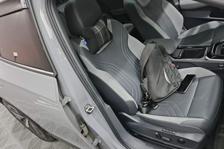 Used Volkswagen ID.4 CROZZ 2021 Yeyue First-Edition Two-Wheel-Drive Version Right Front Seat